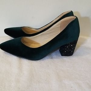 BEAUTIFUL BRAND NEW NEVER BEEN USED OR WORN BEFORE